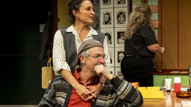 HOW TO PLOT A HIT IN TWO DAYS cast